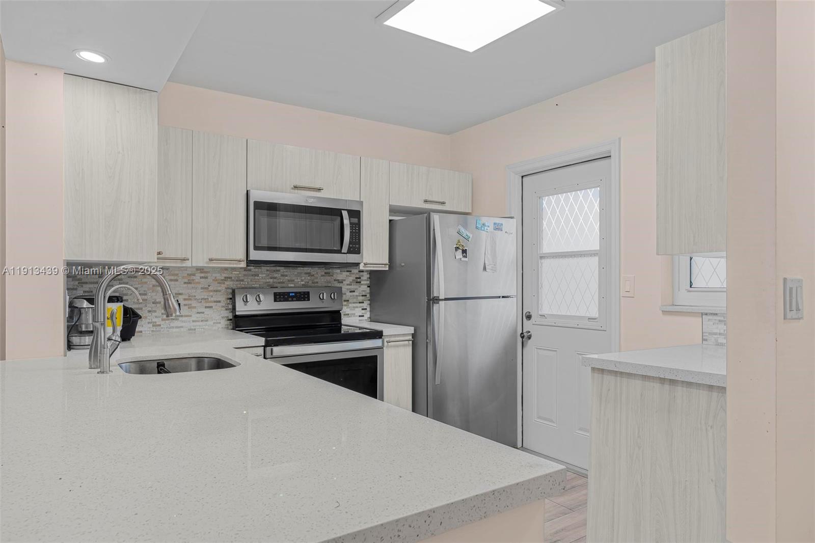 Photo of 609 14th Ave  #603, Hallandale Beach, Florida, 33009 - 