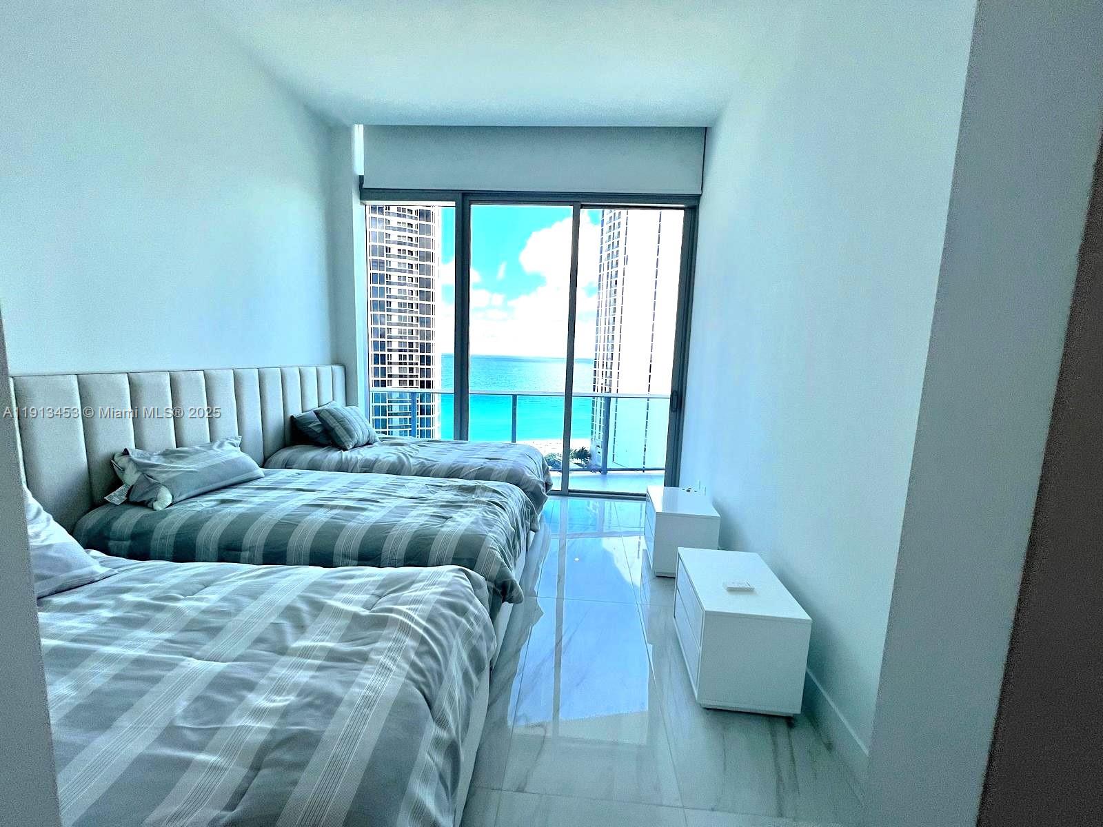 Ver detalles PH2 2 / 3 2261 sq. ft. $ 2025-11-13 0 foto