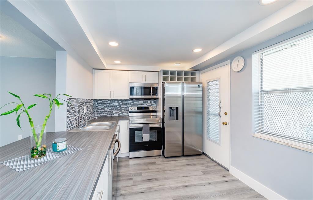 H301 2 / 2 1156 sq. ft. $ 2026-06-21 0 foto
