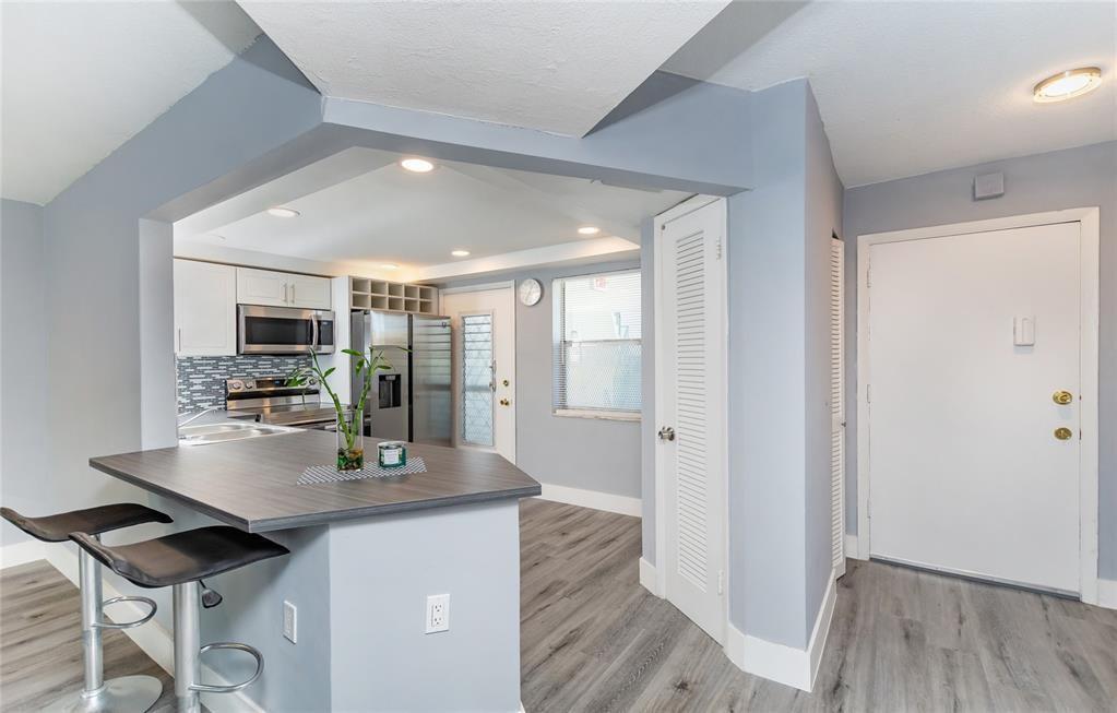 H301 2 / 2 1156 sq. ft. $ 2026-06-21 0 foto