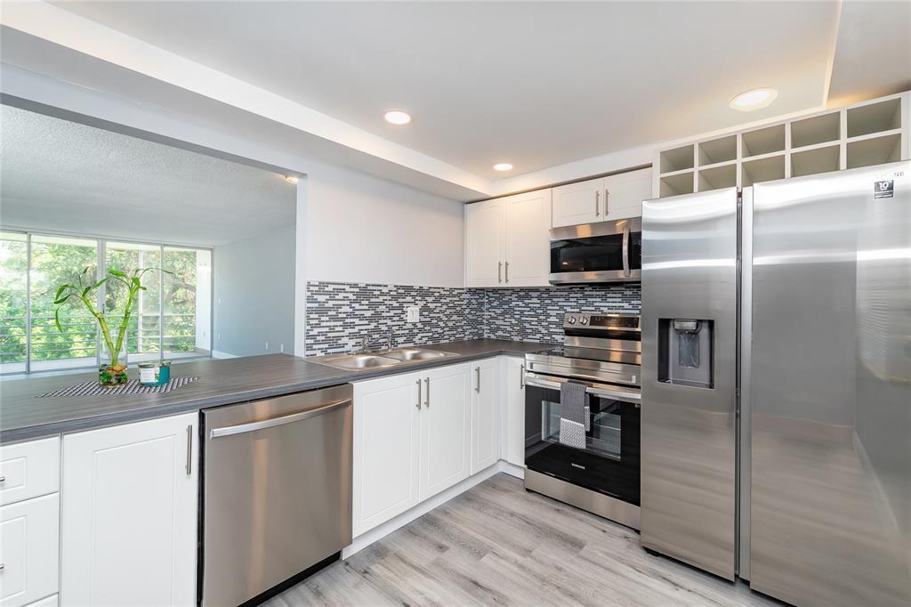 H301 2 / 2 1156 sq. ft. $ 2026-06-21 0 foto