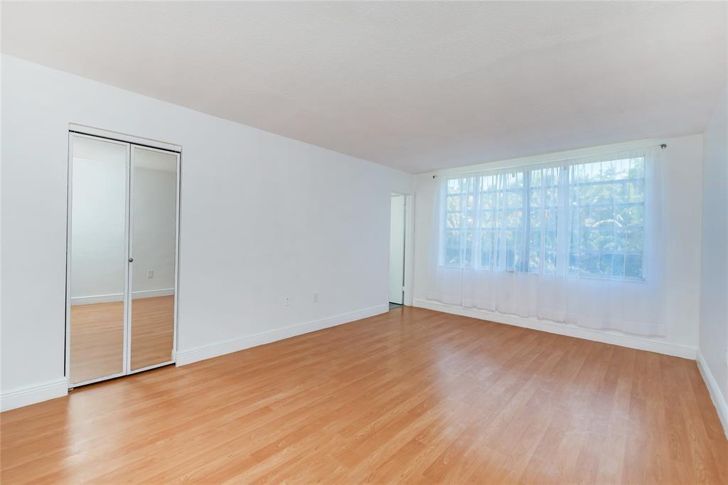 H301 2 / 2 1156 sq. ft. $ 2026-06-21 0 foto