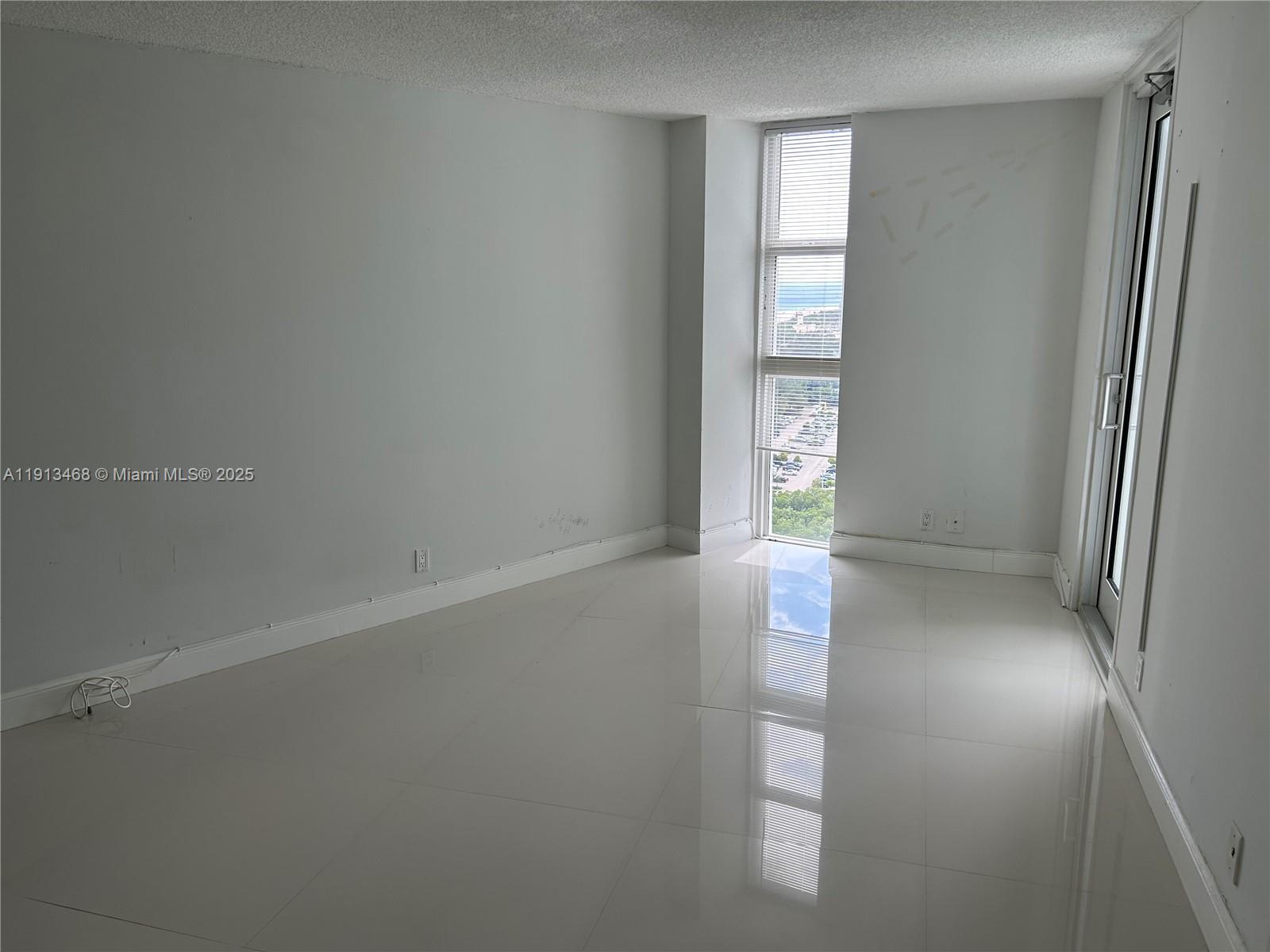 See details 2122 2 / 2 1357 sq. ft. $ 2025-11-13 0 Photo