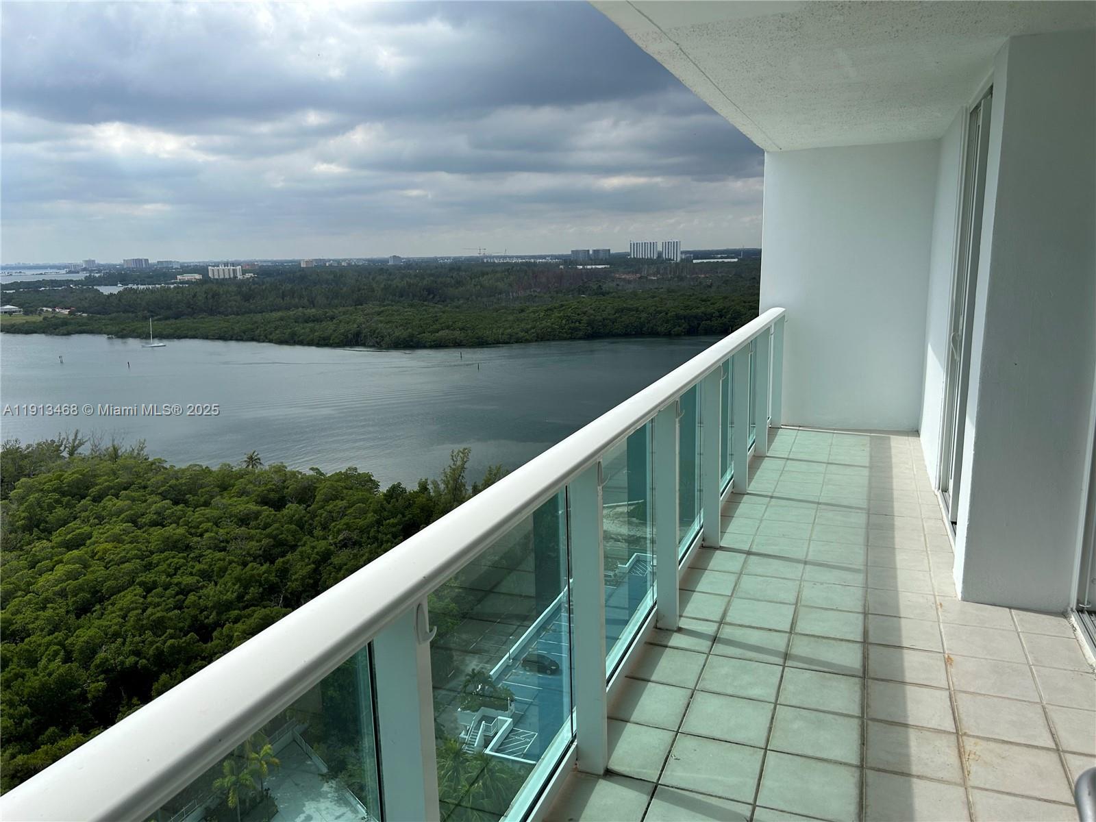 See details 2122 2 / 2 1357 sq. ft. $ 2025-11-13 0 Photo