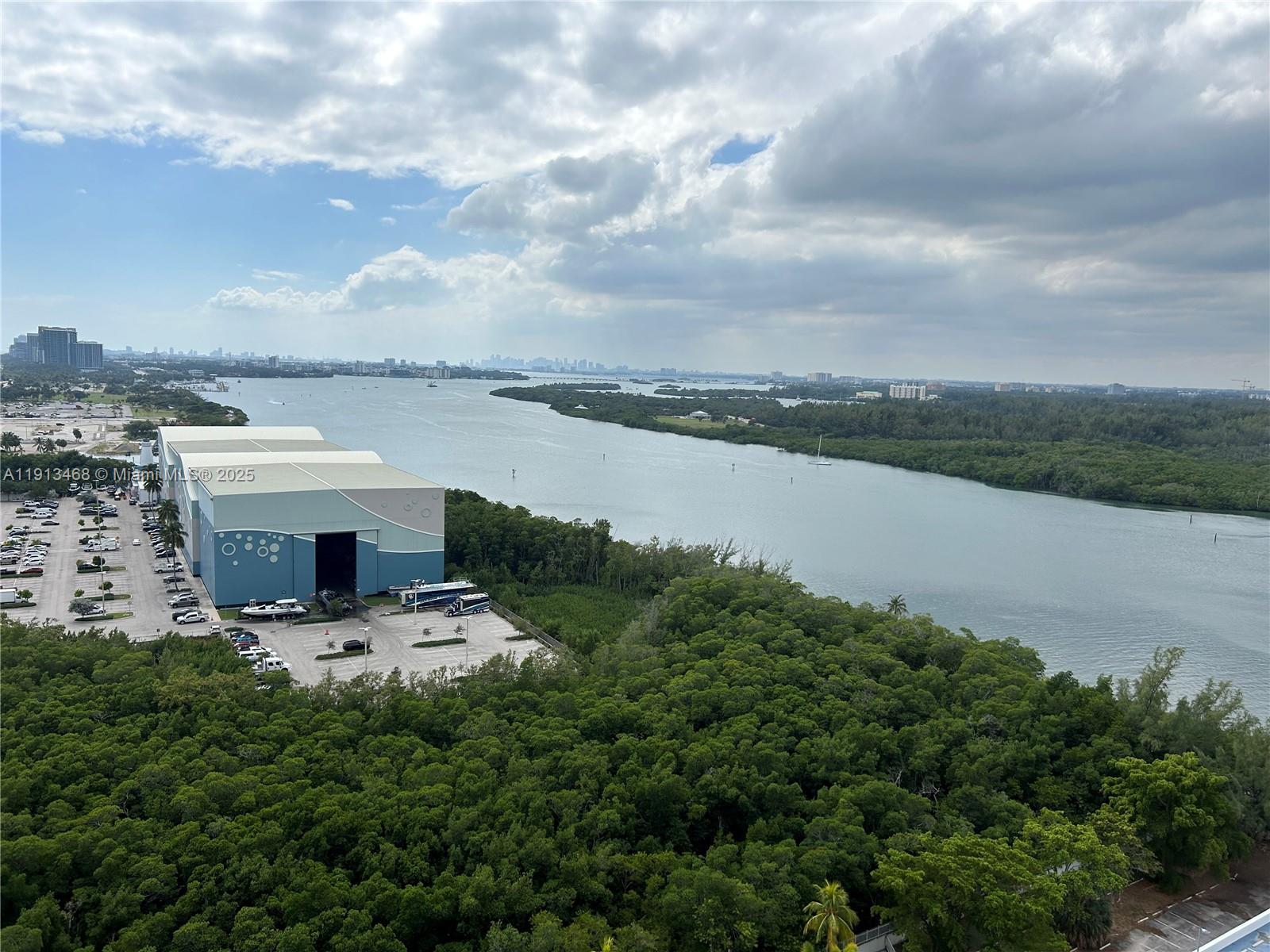 See details 2122 2 / 2 1357 sq. ft. $ 2025-11-13 0 Photo