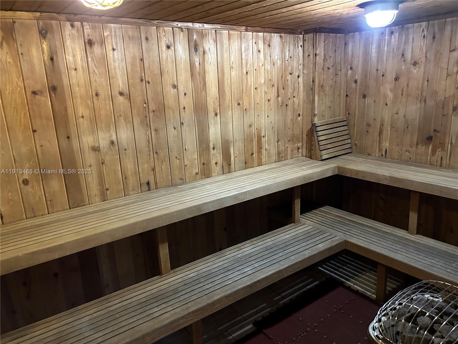 See details 2122 2 / 2 1357 sq. ft. $ 2025-11-13 0 Photo