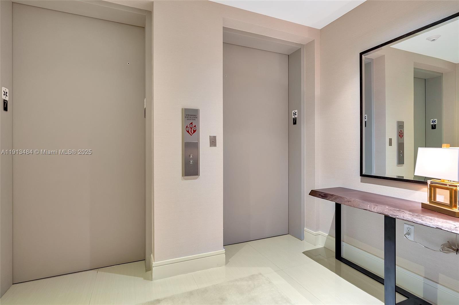 Photo of 3250 188th St #703, Aventura, Florida, 33180 - Elevator foyer