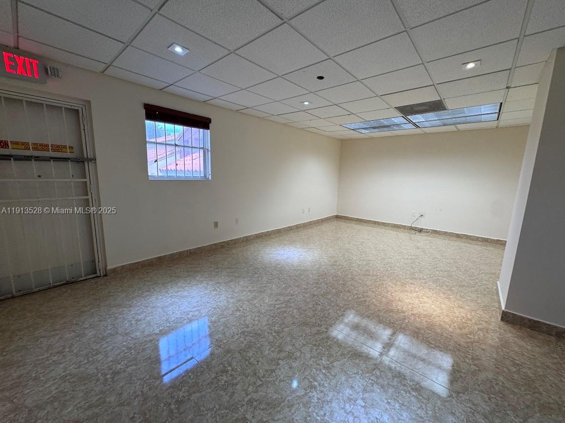   /   кв.футов $ 2025-11-13 0 Фото