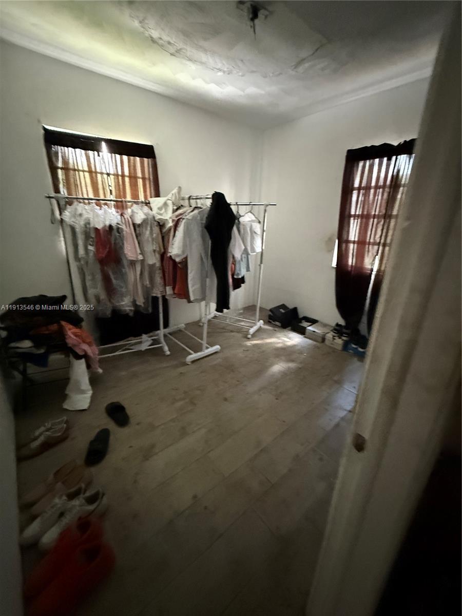 Ver detalles / 2171 sq. ft. $ 2025-11-13 0 foto