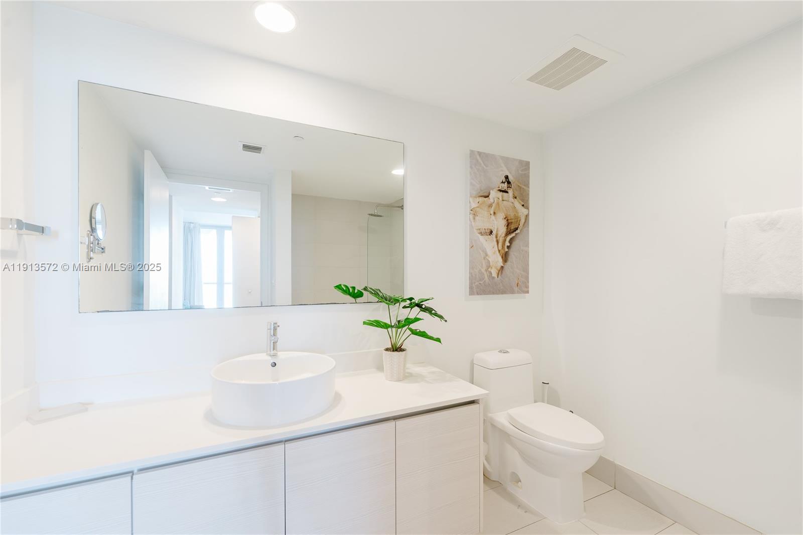 Photo of 2602 Hallandale Beach Blvd  #R1206, Hallandale Beach, Florida, 33009 - 