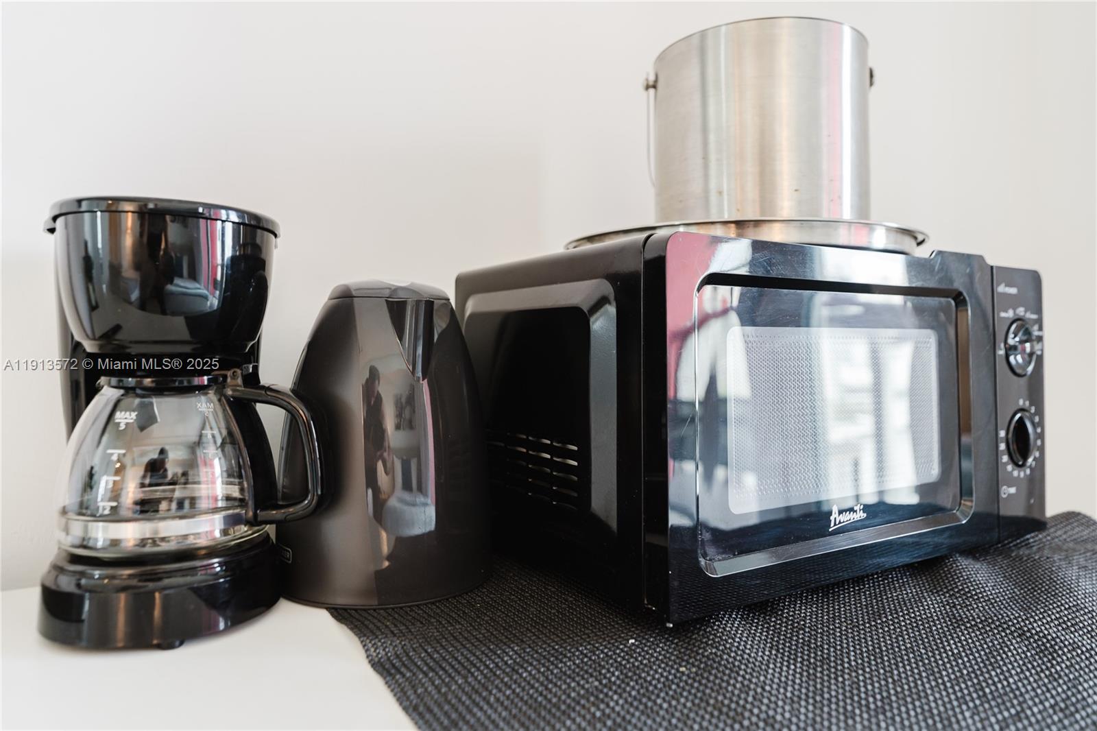 Photo of 2602 Hallandale Beach Blvd  #R1206, Hallandale Beach, Florida, 33009 - 