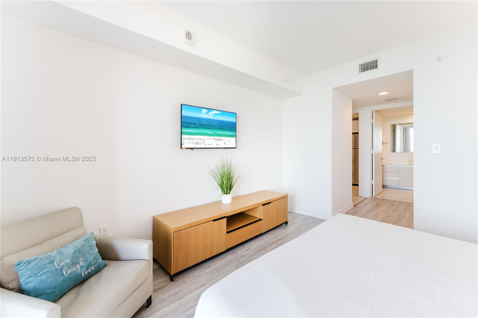 Photo of 2602 Hallandale Beach Blvd  #R1206, Hallandale Beach, Florida, 33009 - 