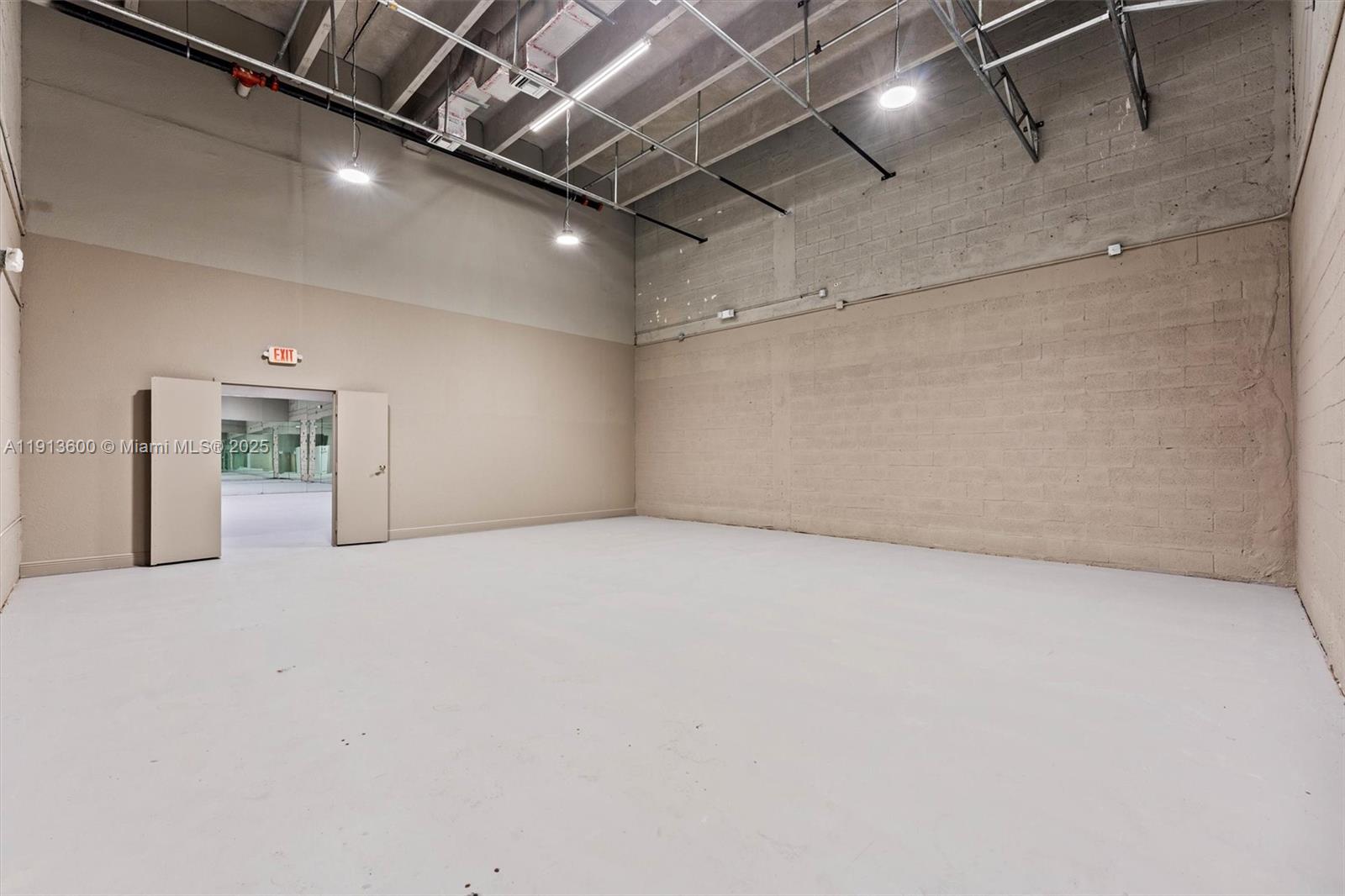 Ver detalles 11 / sq. ft. $ 2025-11-13 0 foto