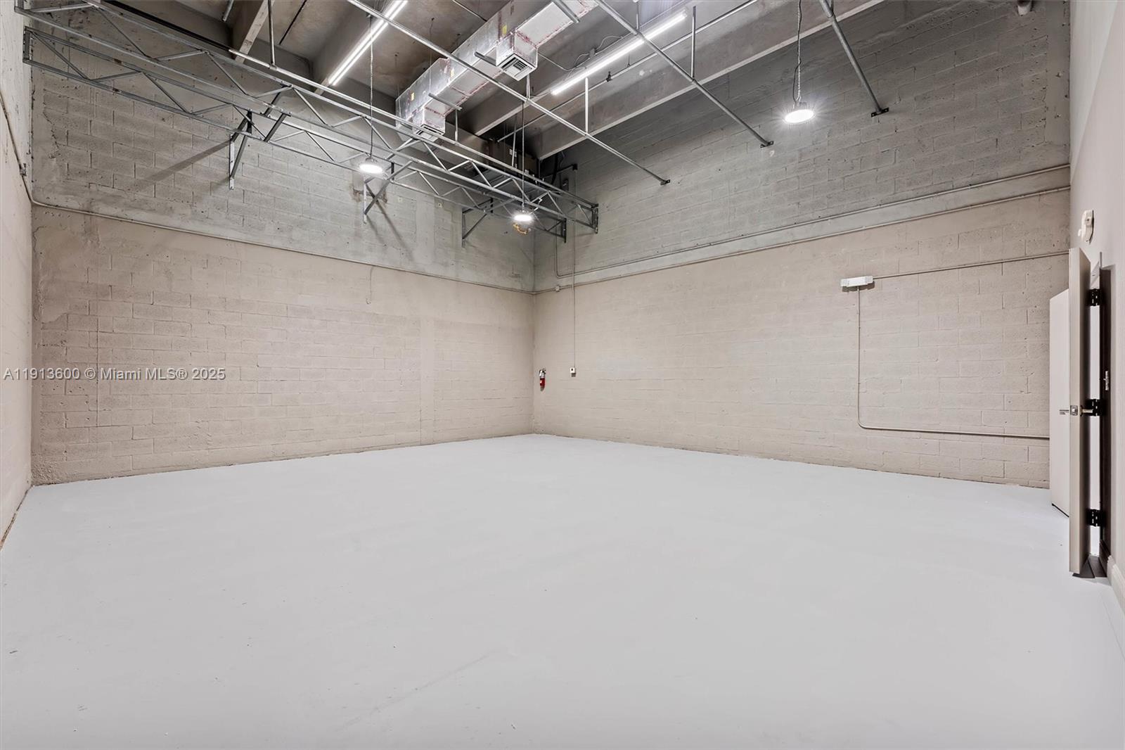 Ver detalles 11 / sq. ft. $ 2025-11-13 0 foto