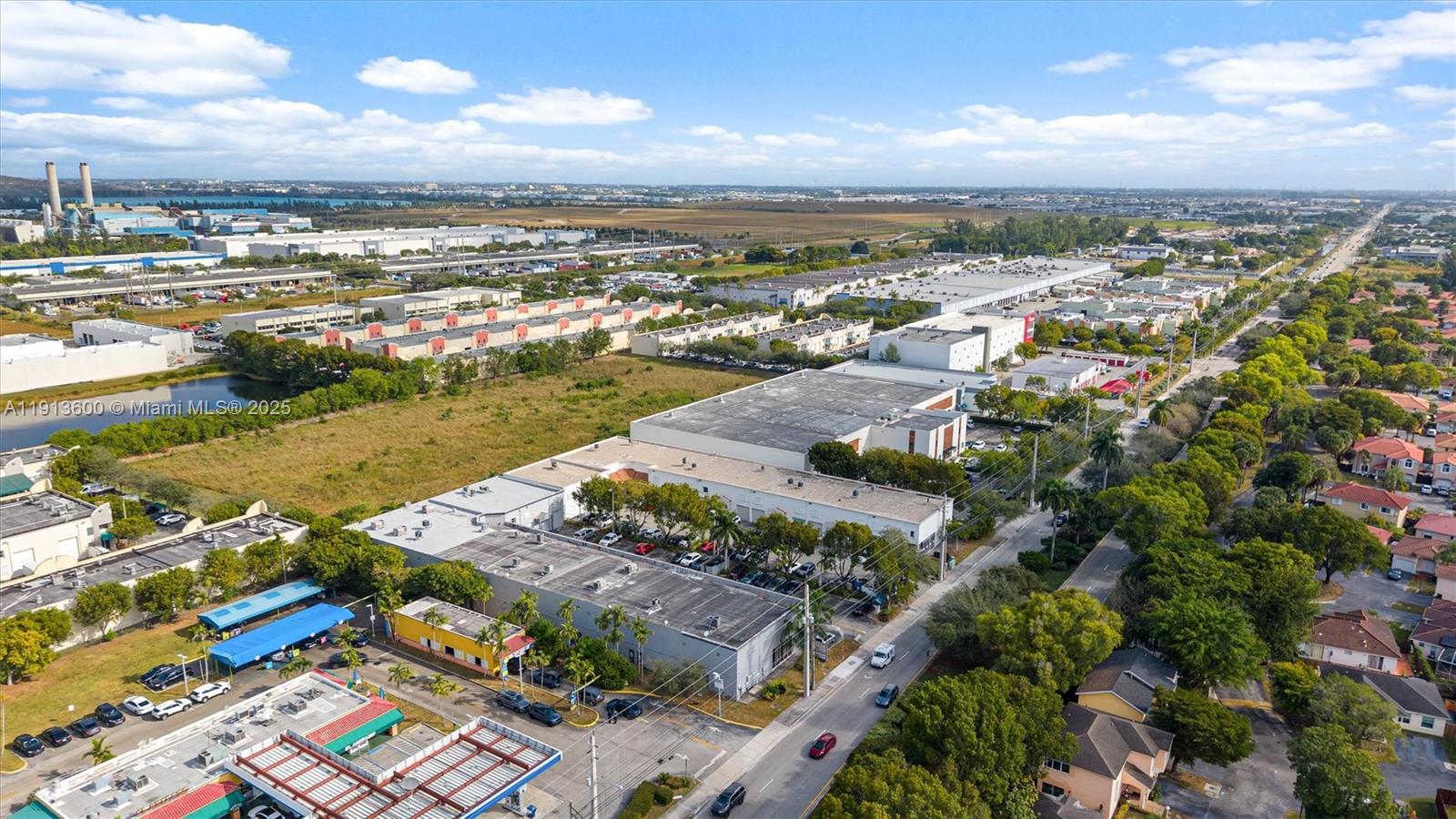 Ver detalles 11 / sq. ft. $ 2025-11-13 0 foto