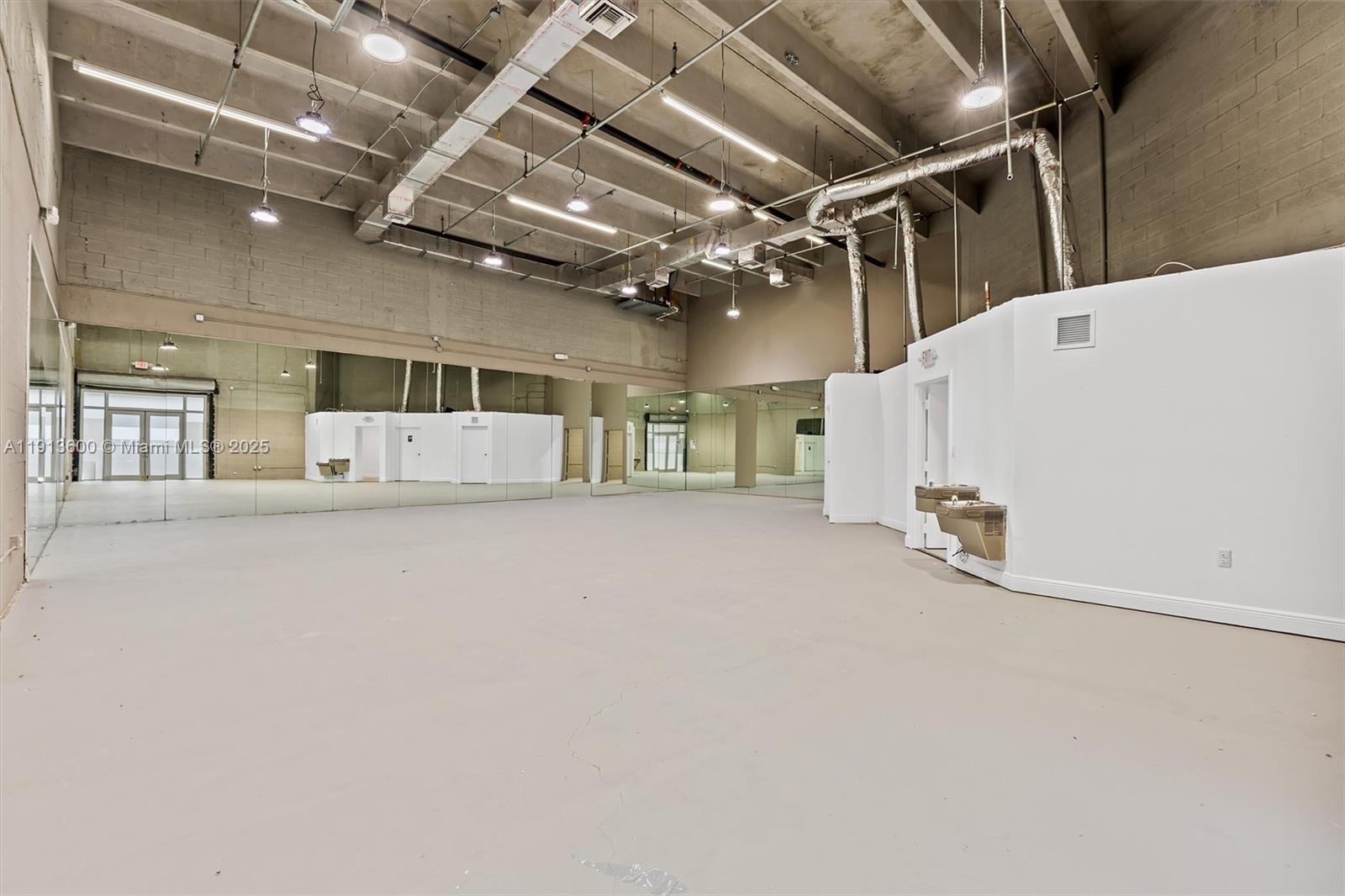 Ver detalles 11 / sq. ft. $ 2025-11-13 0 foto