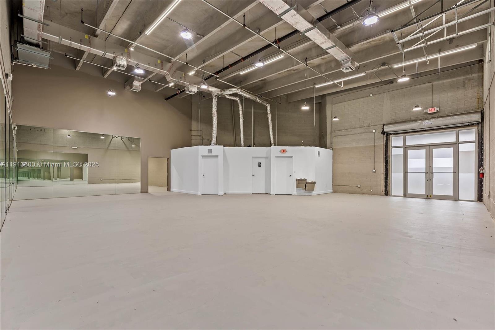 Ver detalles 11 / sq. ft. $ 2025-11-13 0 foto