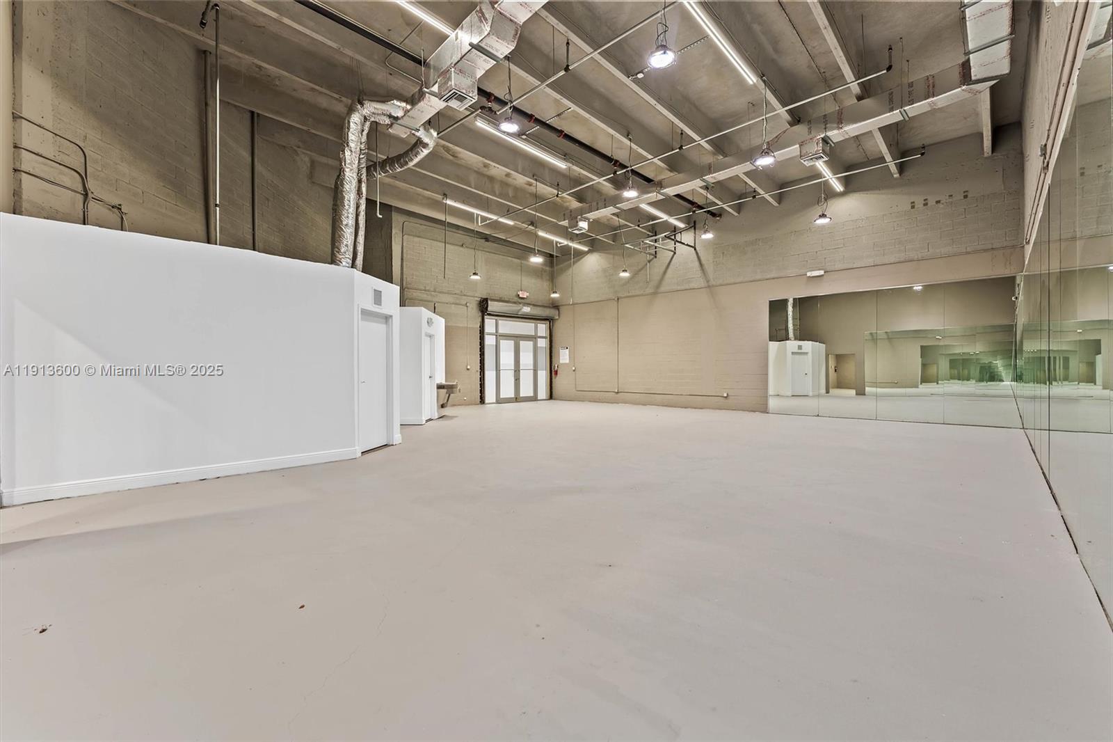 Ver detalles 11 / sq. ft. $ 2025-11-13 0 foto