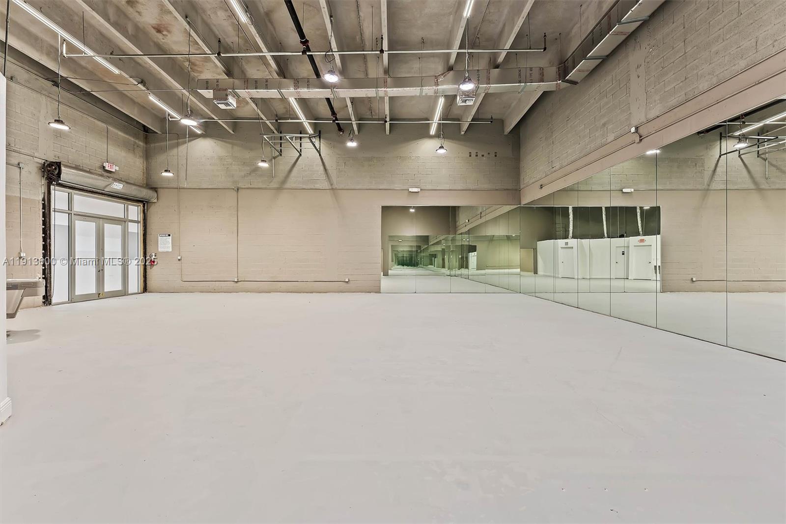 Ver detalles 11 / sq. ft. $ 2025-11-13 0 foto