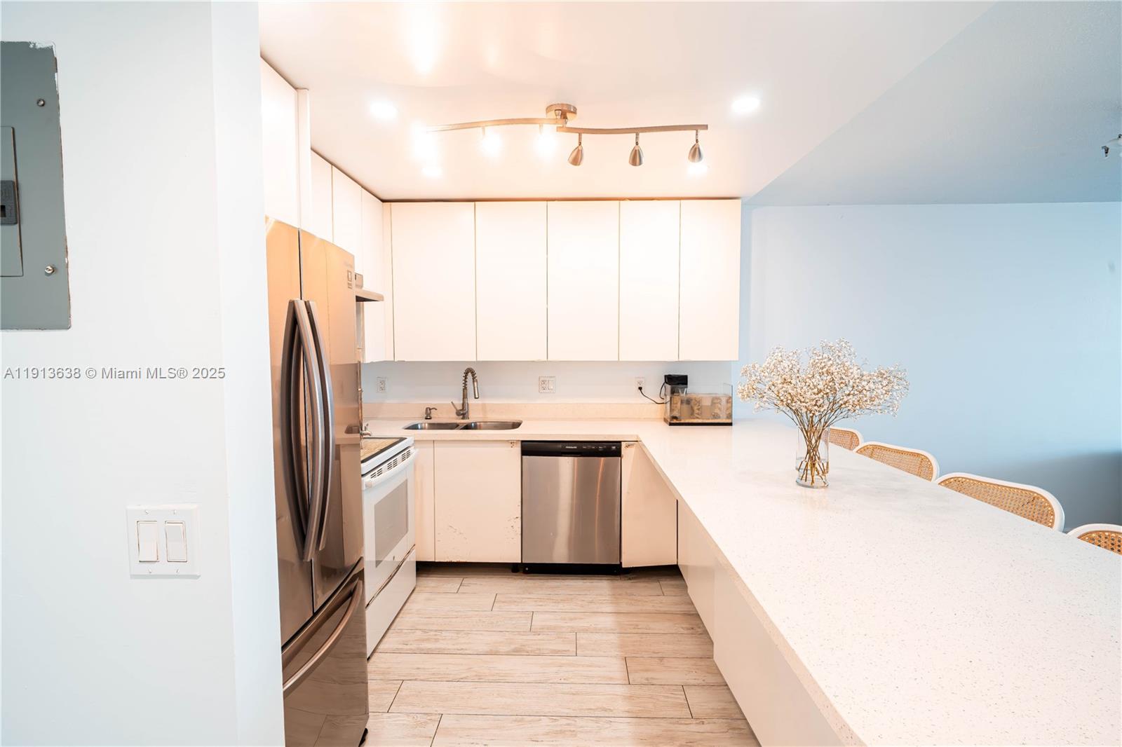 Photo of 1817 Ocean driv  #918, Hallandale Beach, Florida, 33009 - 