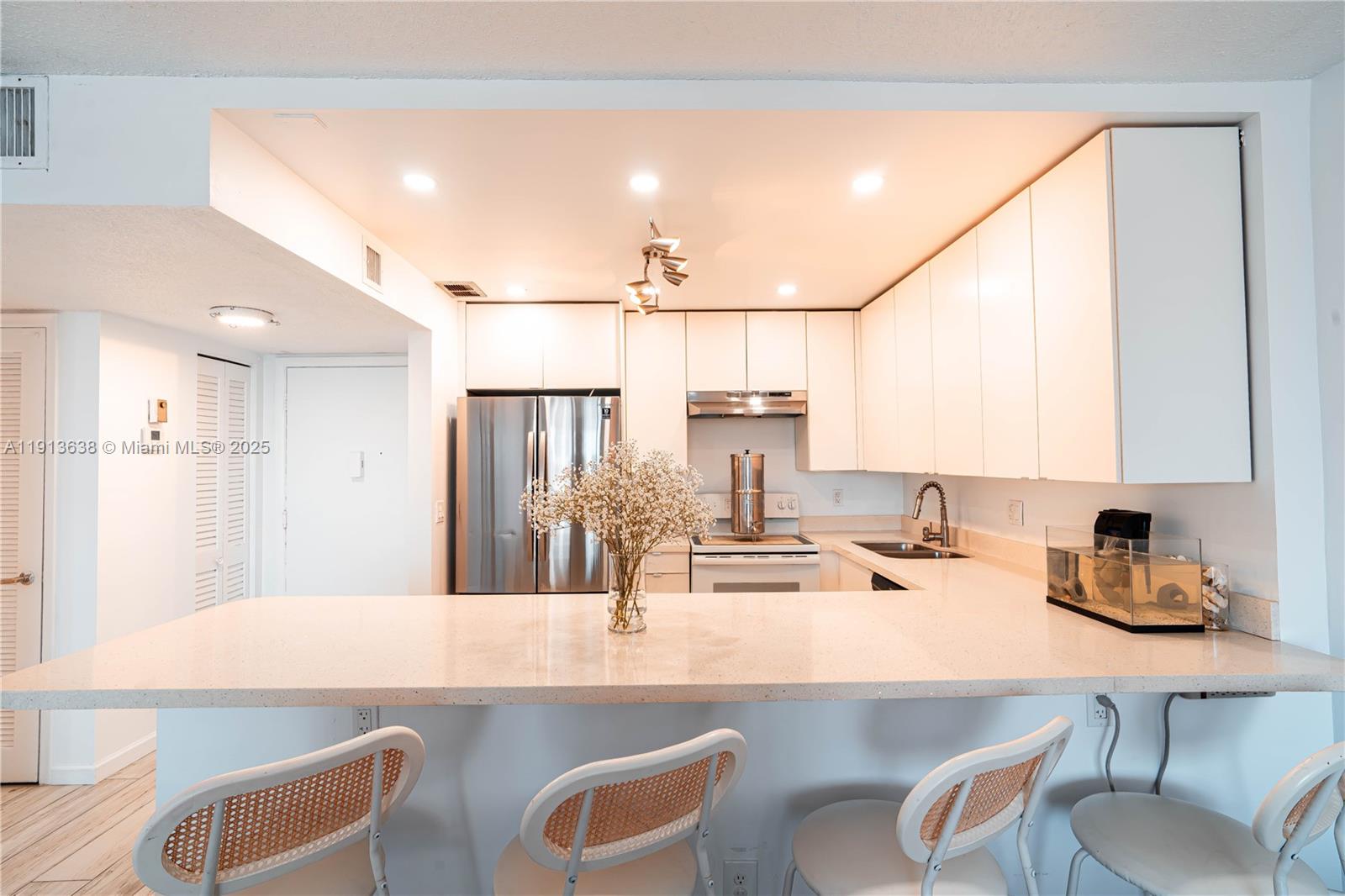 Photo of 1817 Ocean driv  #918, Hallandale Beach, Florida, 33009 - 