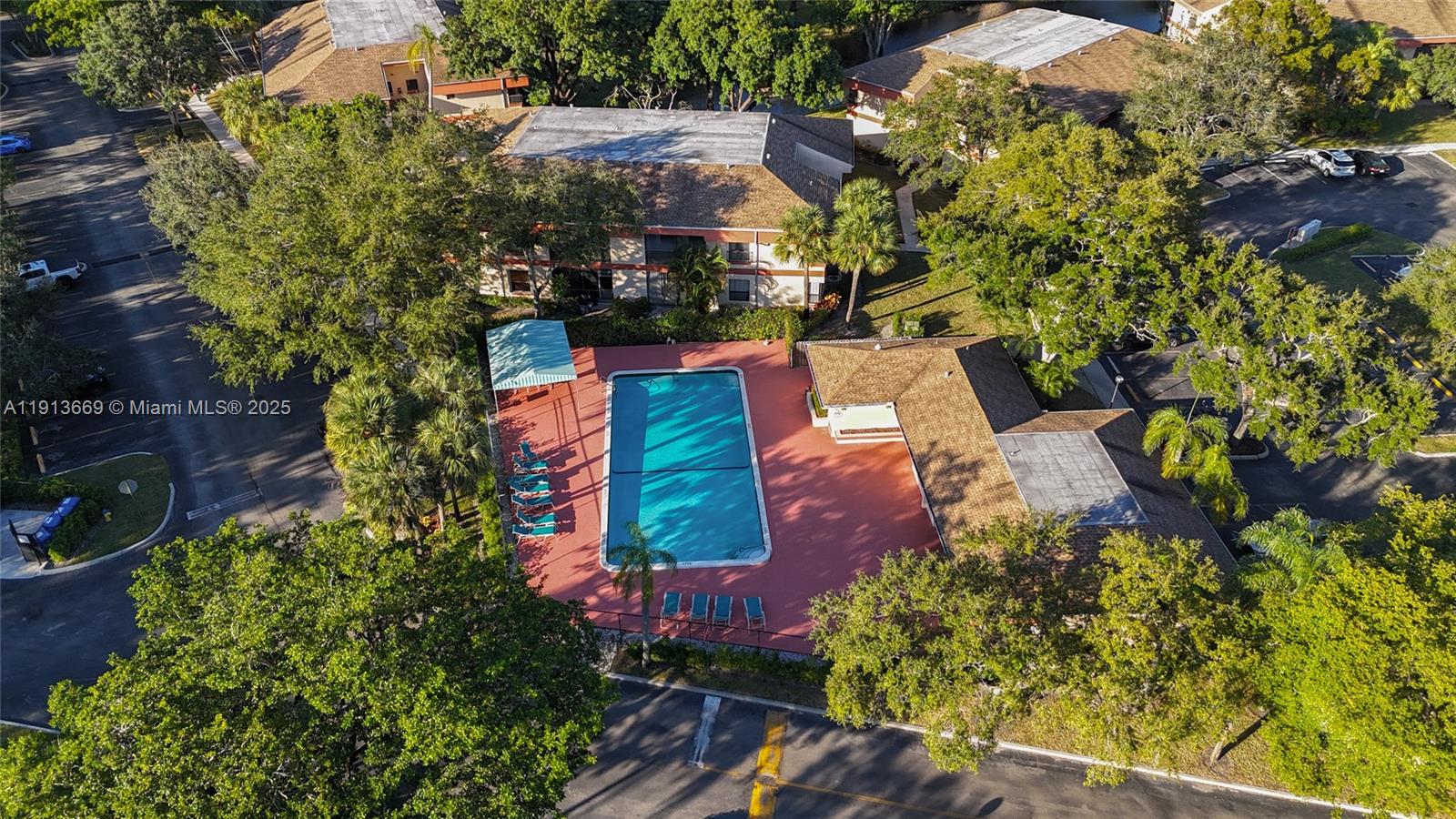 G203 2 / 2 1093 sq. ft. $ 2026-02-11 0 foto