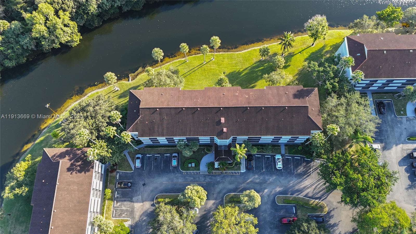 G203 2 / 2 1093 sq. ft. $ 2026-02-11 0 foto