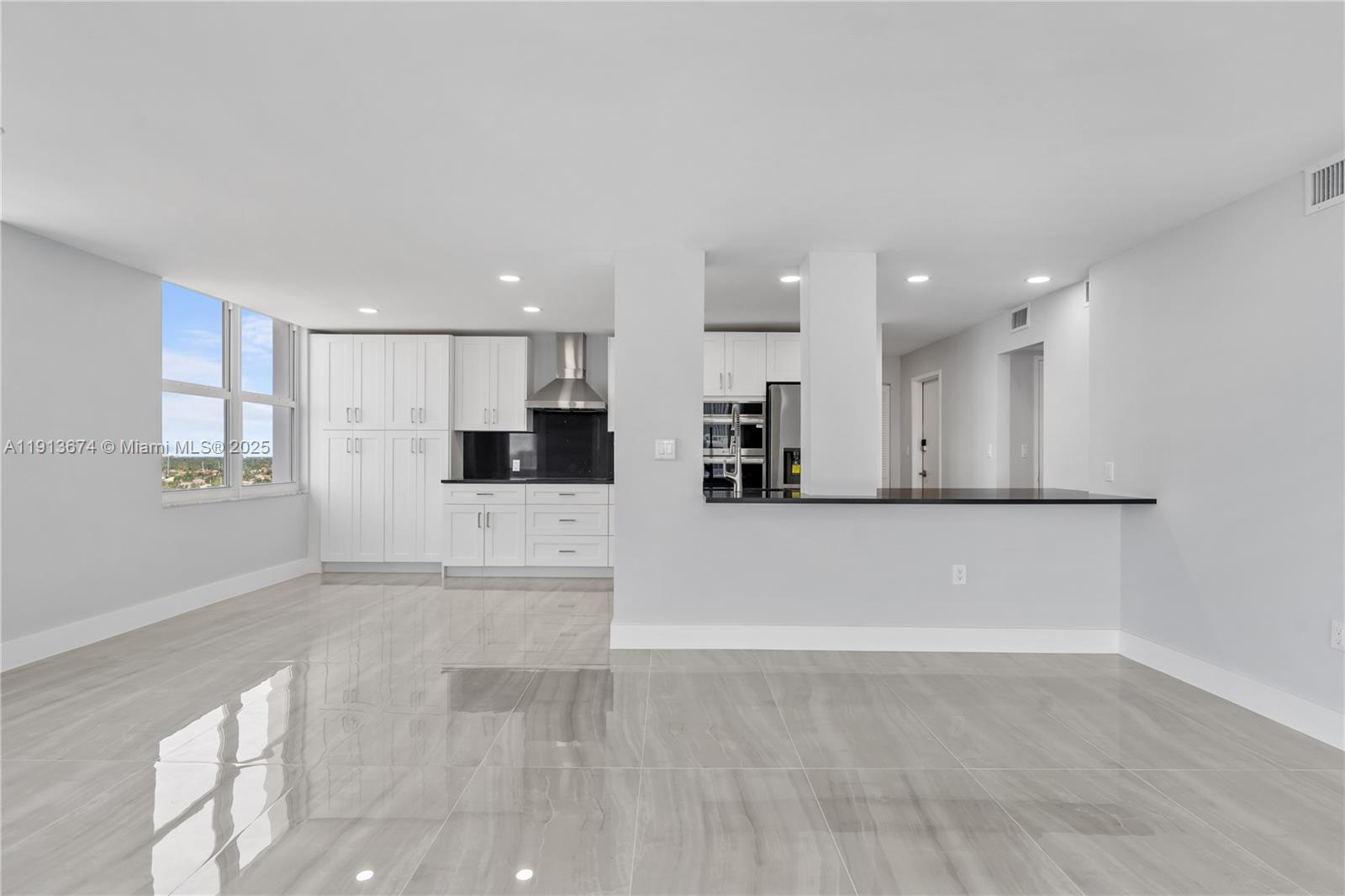 Photo of 2751 Ocean Dr  #1008N, Hollywood, Florida, 33019 - 