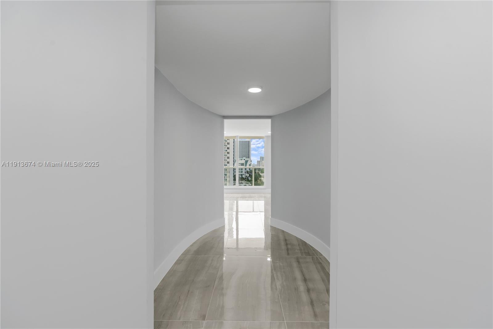 Photo of 2751 Ocean Dr  #1008N, Hollywood, Florida, 33019 - 