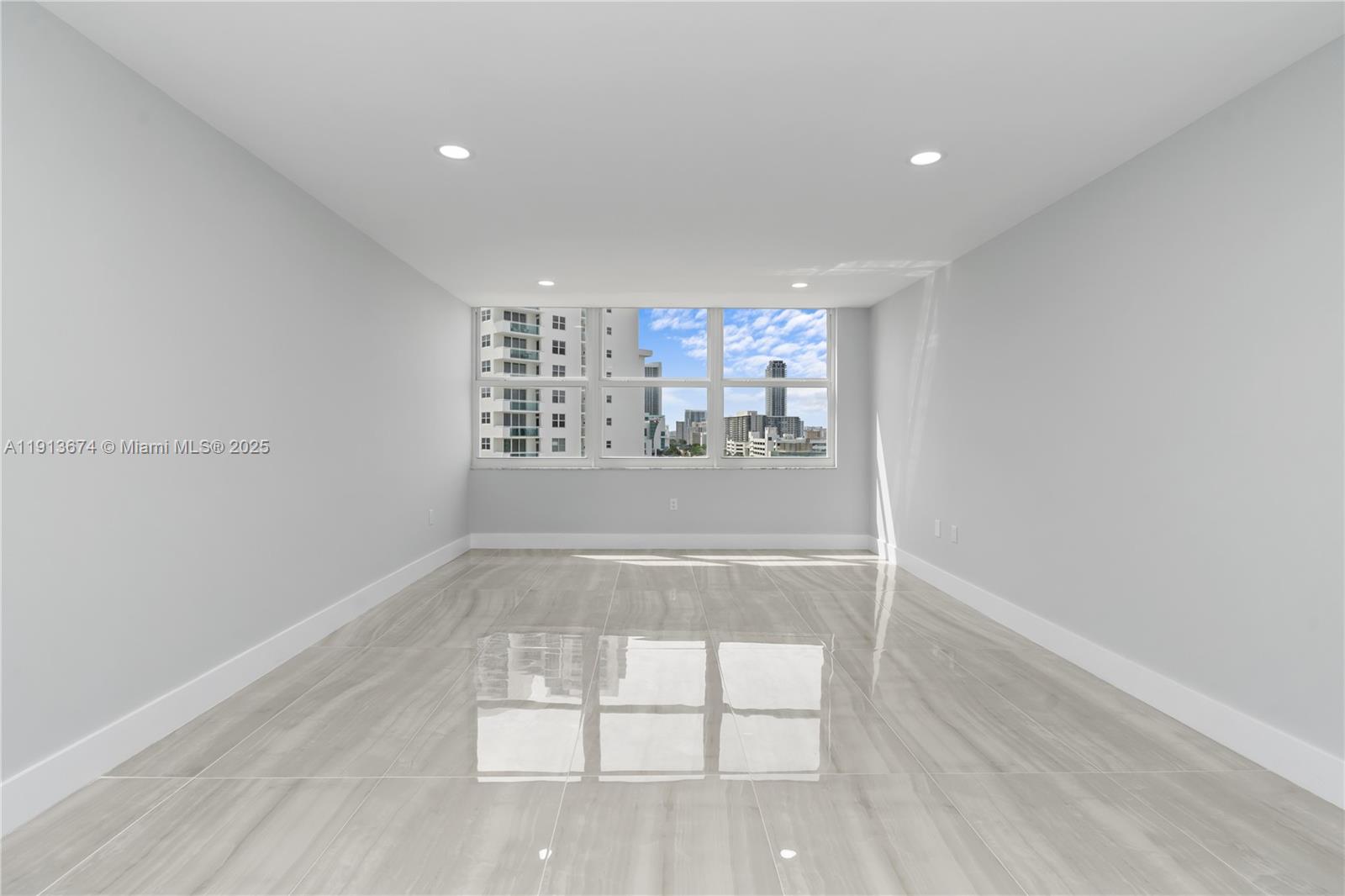 Photo of 2751 Ocean Dr  #1008N, Hollywood, Florida, 33019 - 