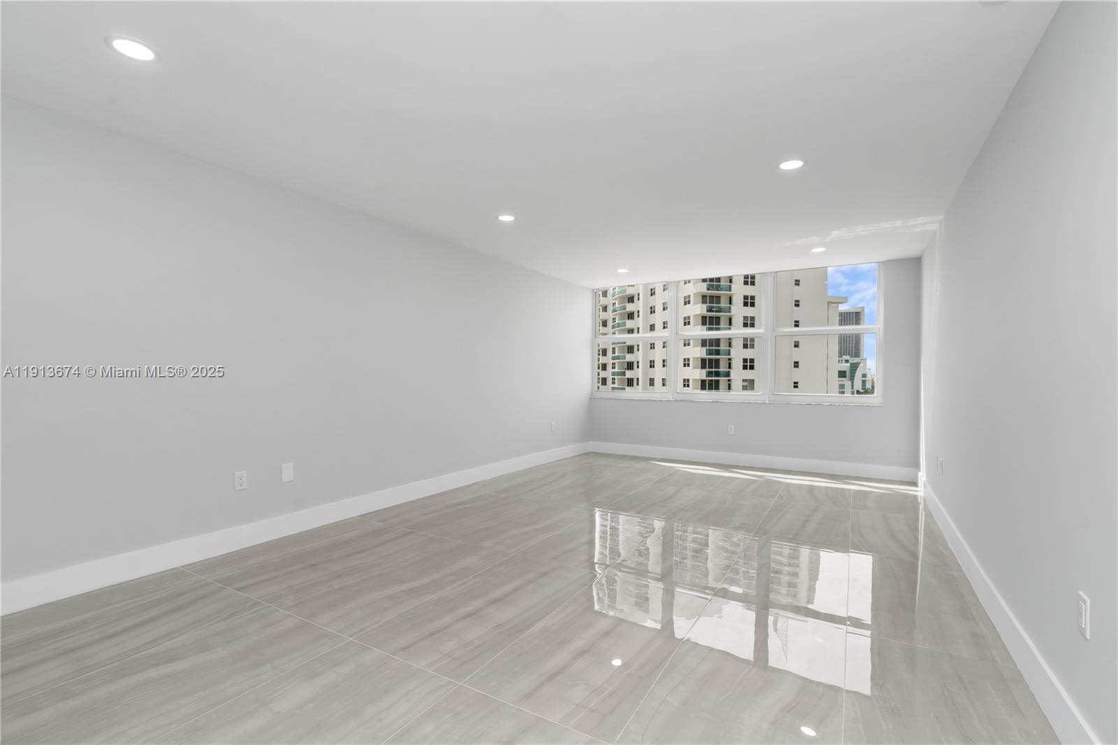 Photo of 2751 Ocean Dr  #1008N, Hollywood, Florida, 33019 - 