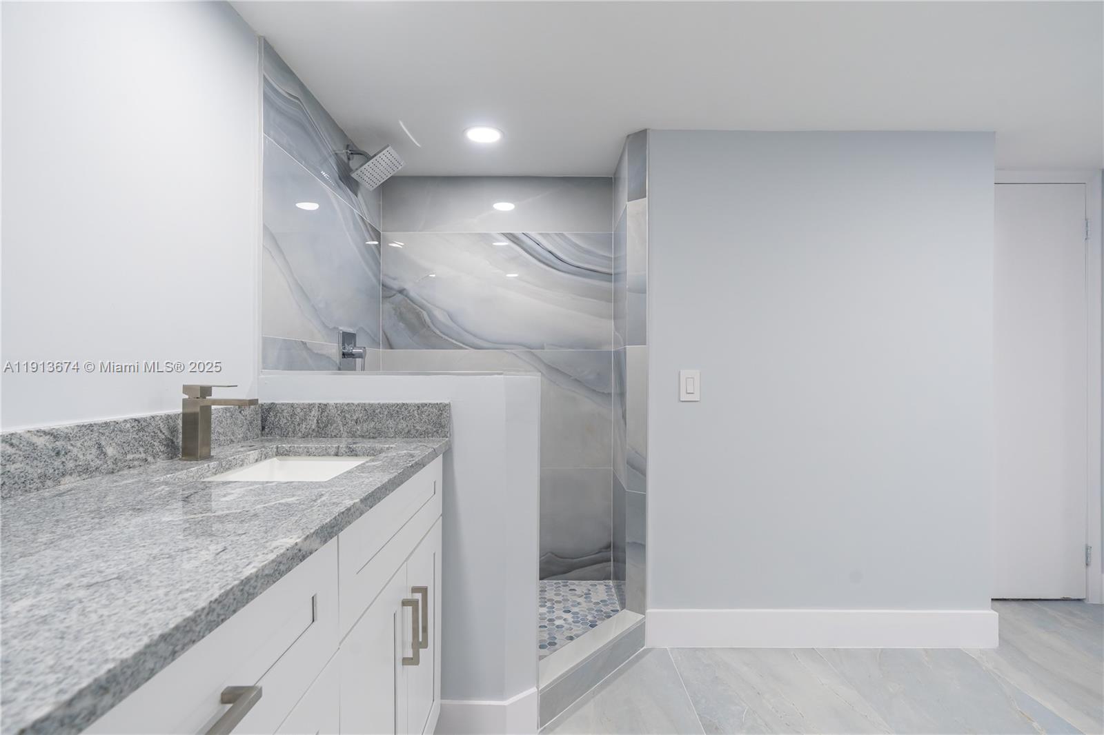 Photo of 2751 Ocean Dr  #1008N, Hollywood, Florida, 33019 - 