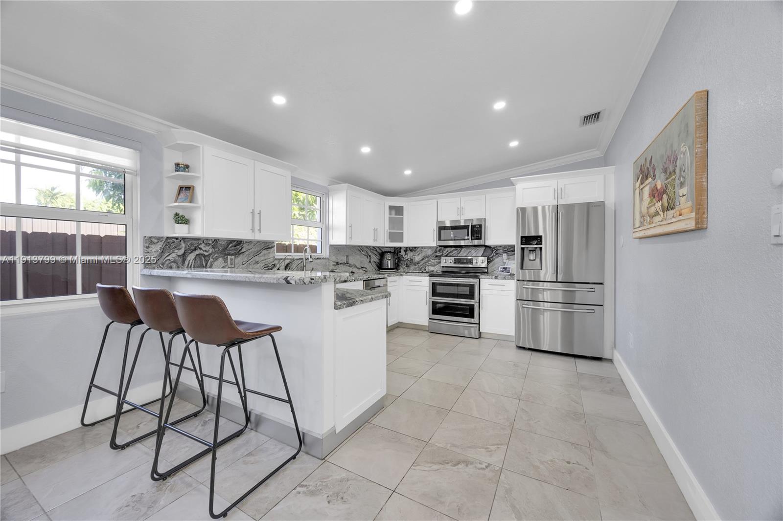 See details / 2030 sq. ft. $ 2025-11-13 0 Photo