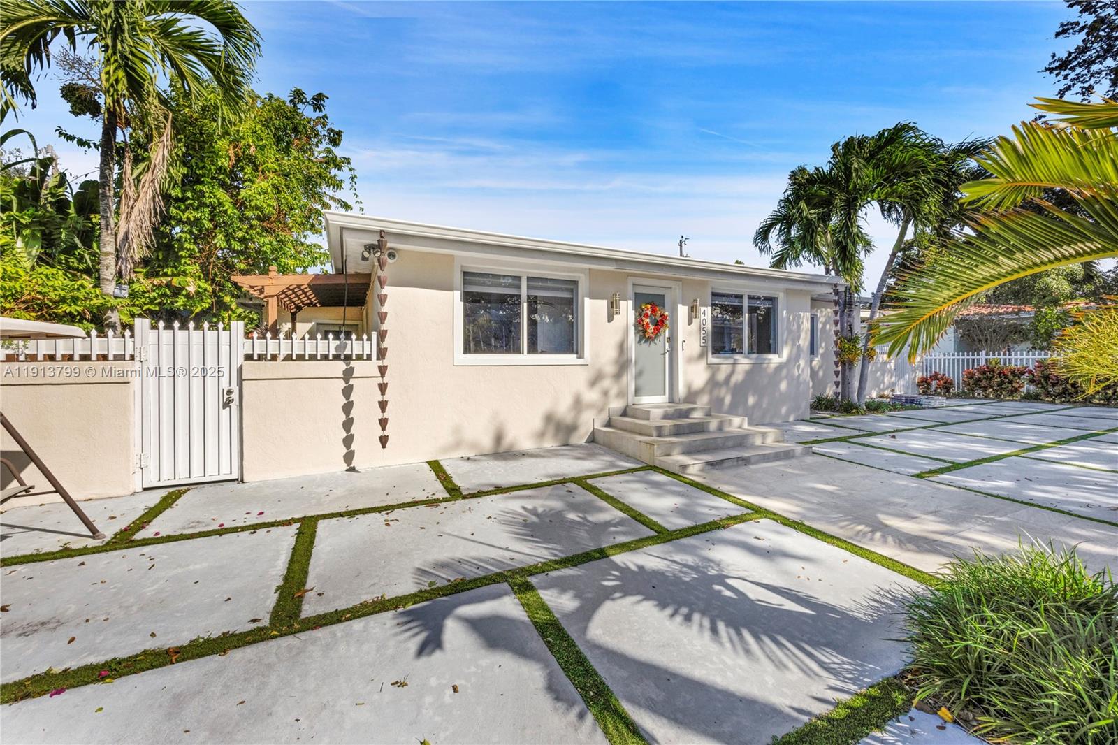 See details / 2030 sq. ft. $ 2025-11-13 0 Photo