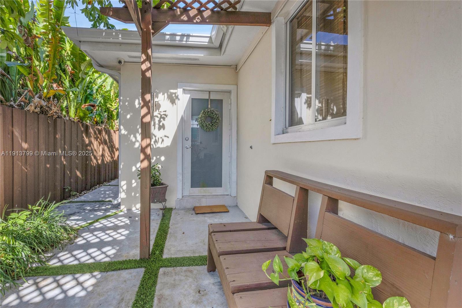 See details / 2030 sq. ft. $ 2025-11-13 0 Photo