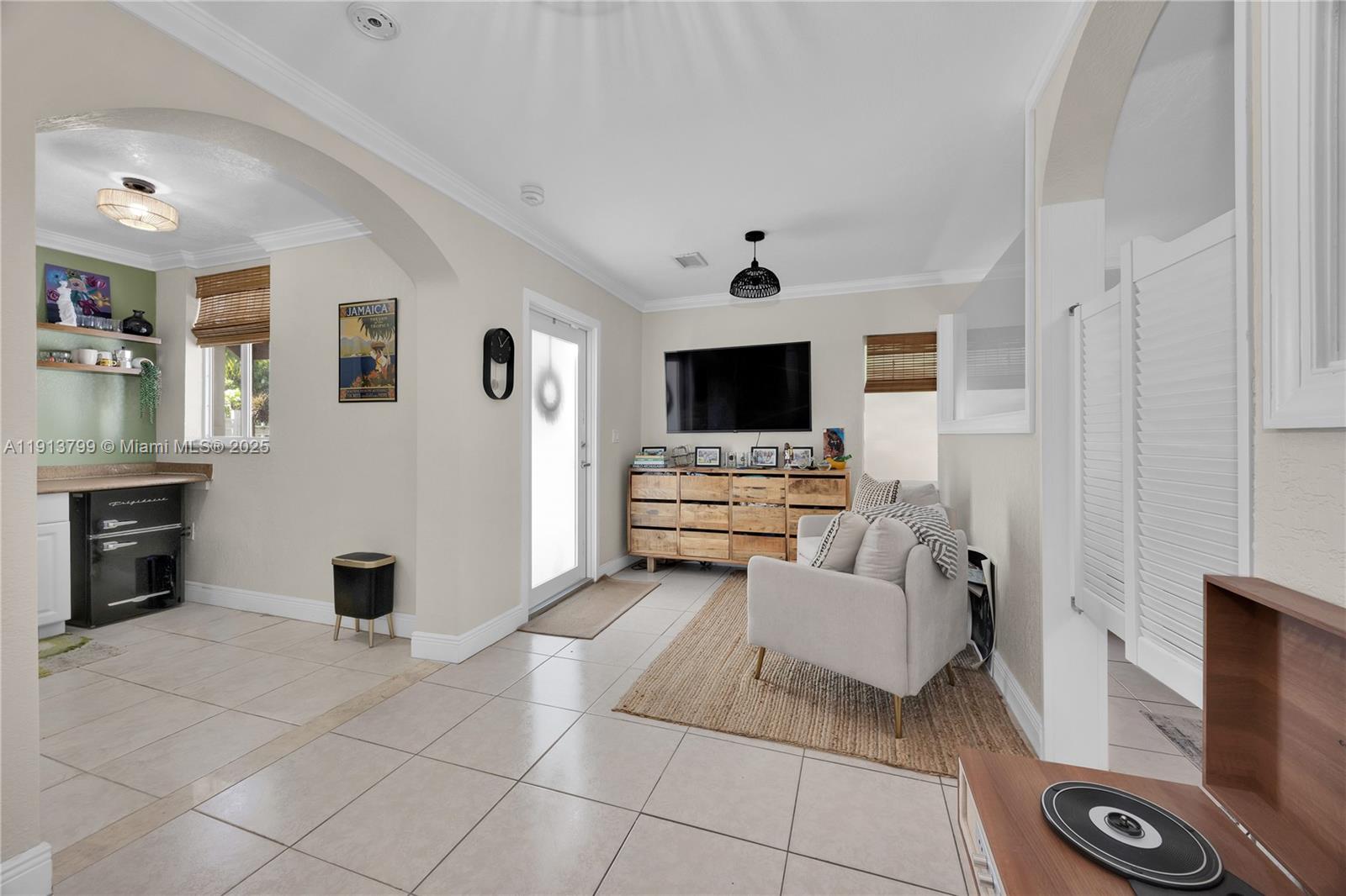 See details / 2030 sq. ft. $ 2025-11-13 0 Photo