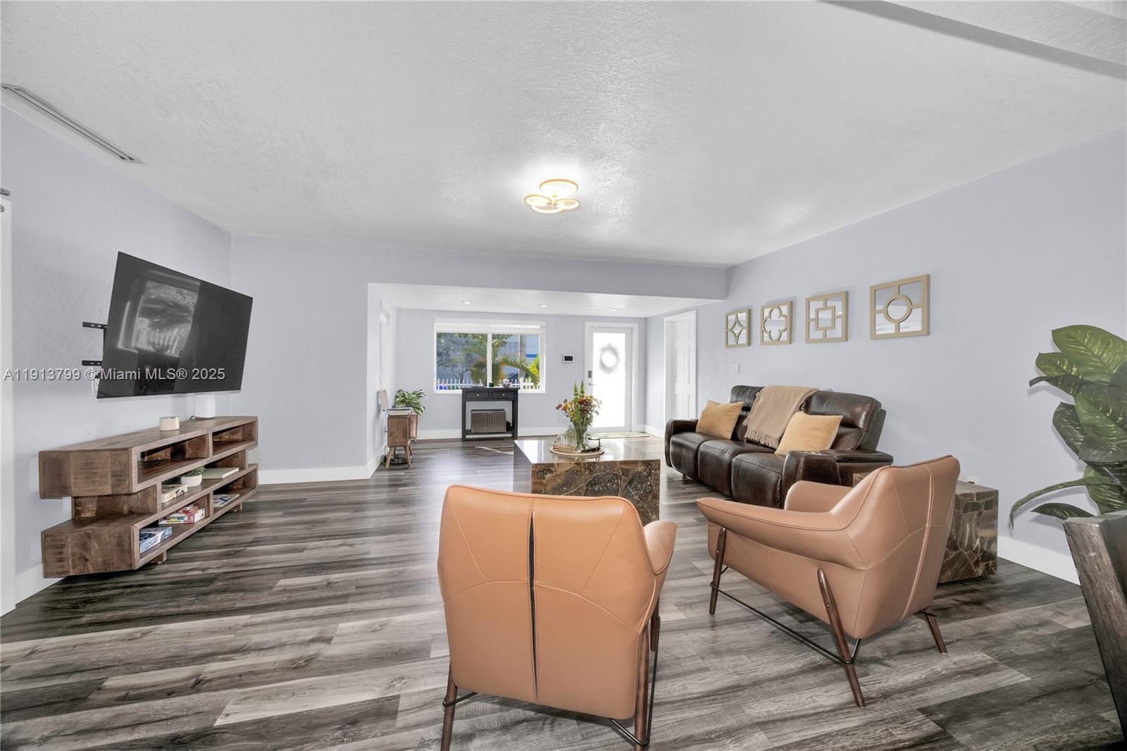 See details / 2030 sq. ft. $ 2025-11-13 0 Photo