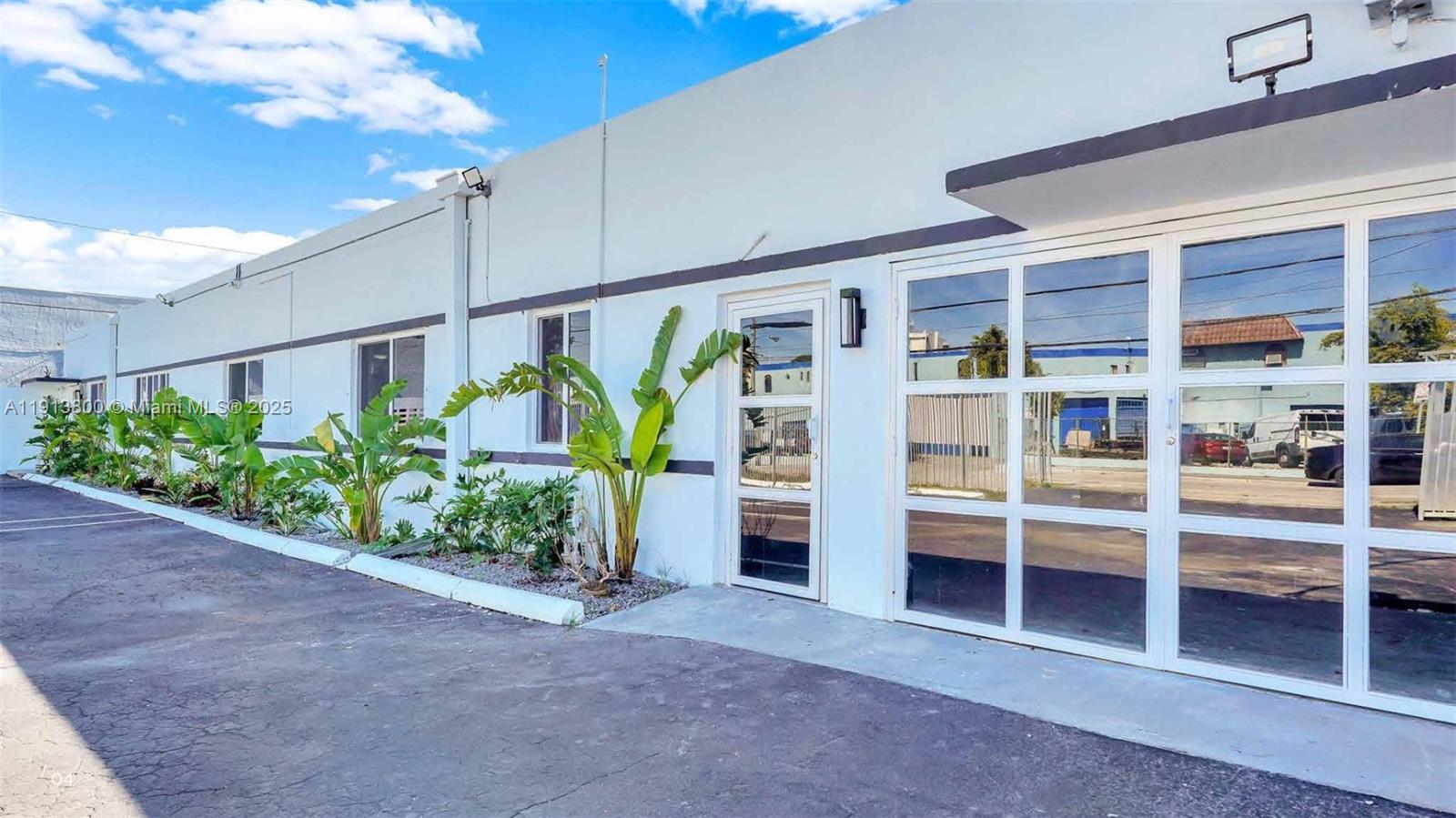 See details / sq. ft. $ 2025-11-13 0 Photo