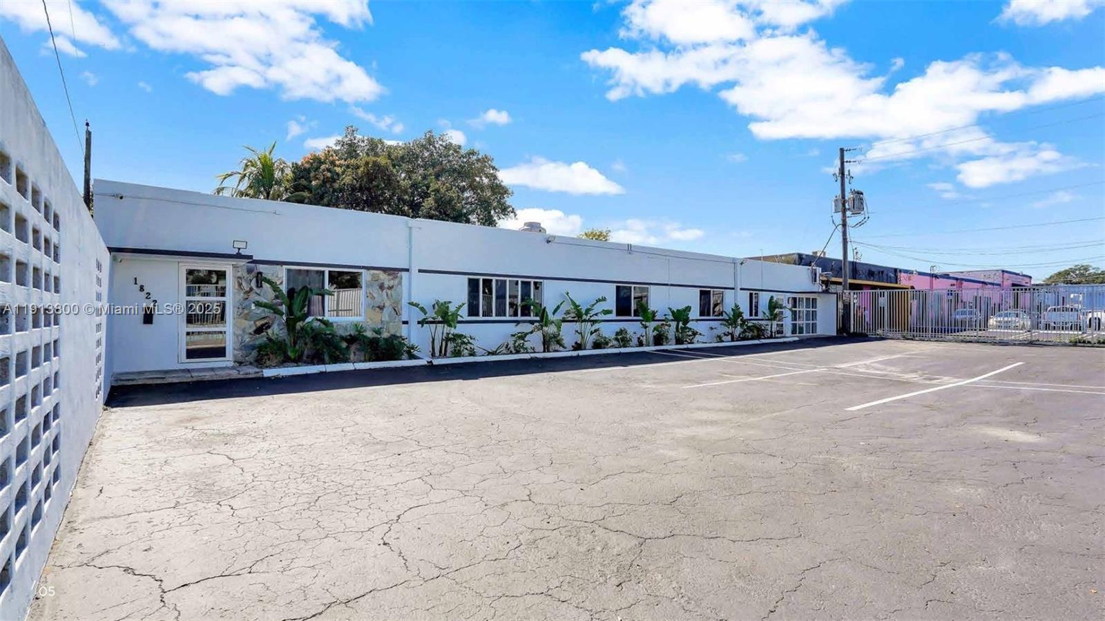 See details / sq. ft. $ 2025-11-13 0 Photo