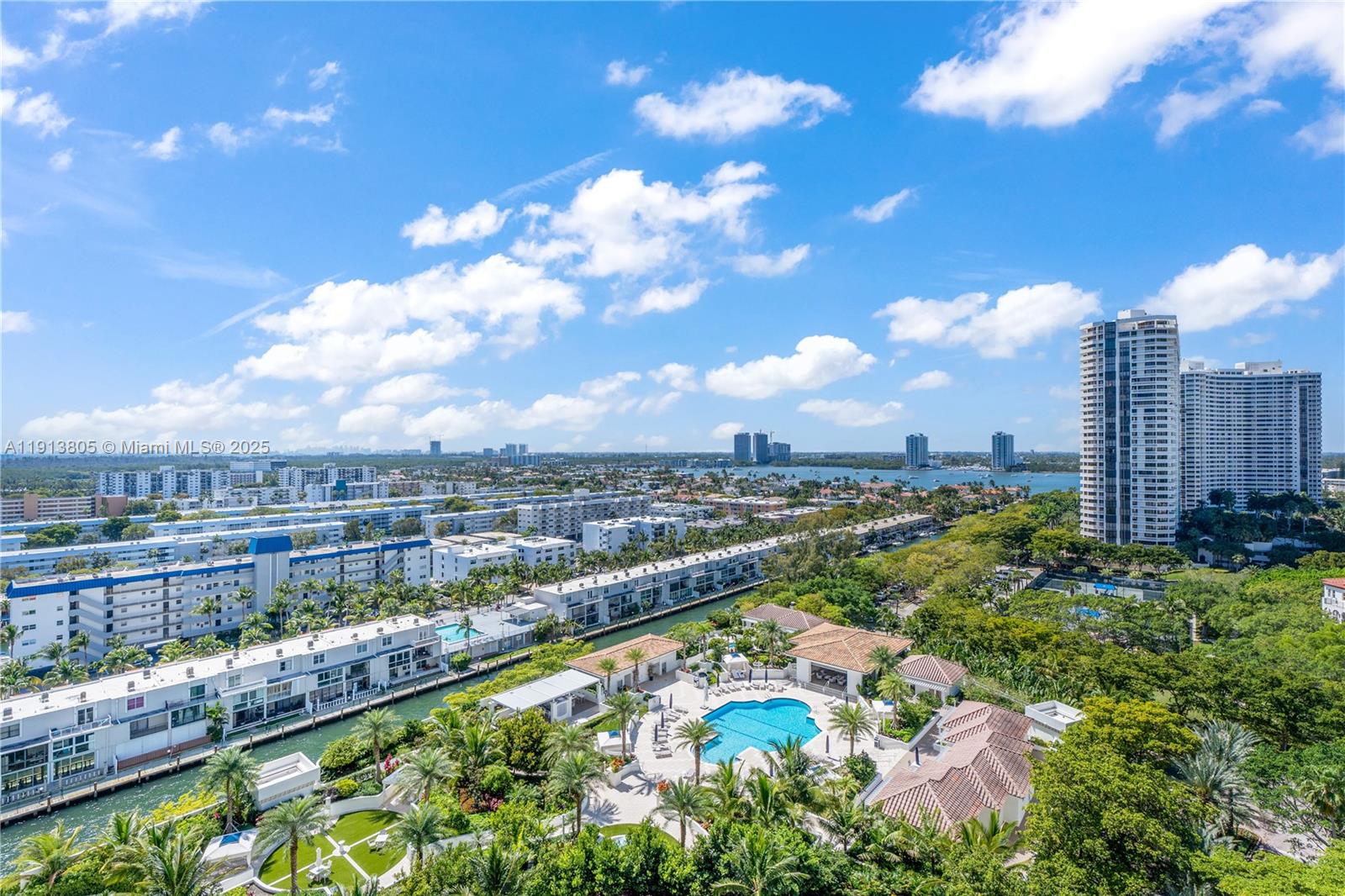 Ver detalles 1605 4 / 5 3340 sq. ft. $ 2025-11-13 0 foto