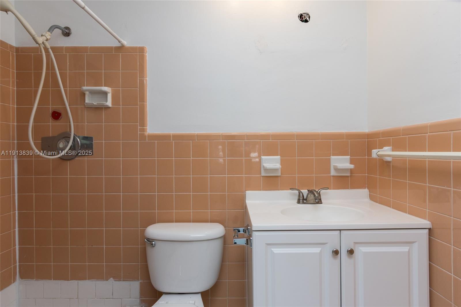 See details / 2275 sq. ft. $ 2025-11-13 0 Photo