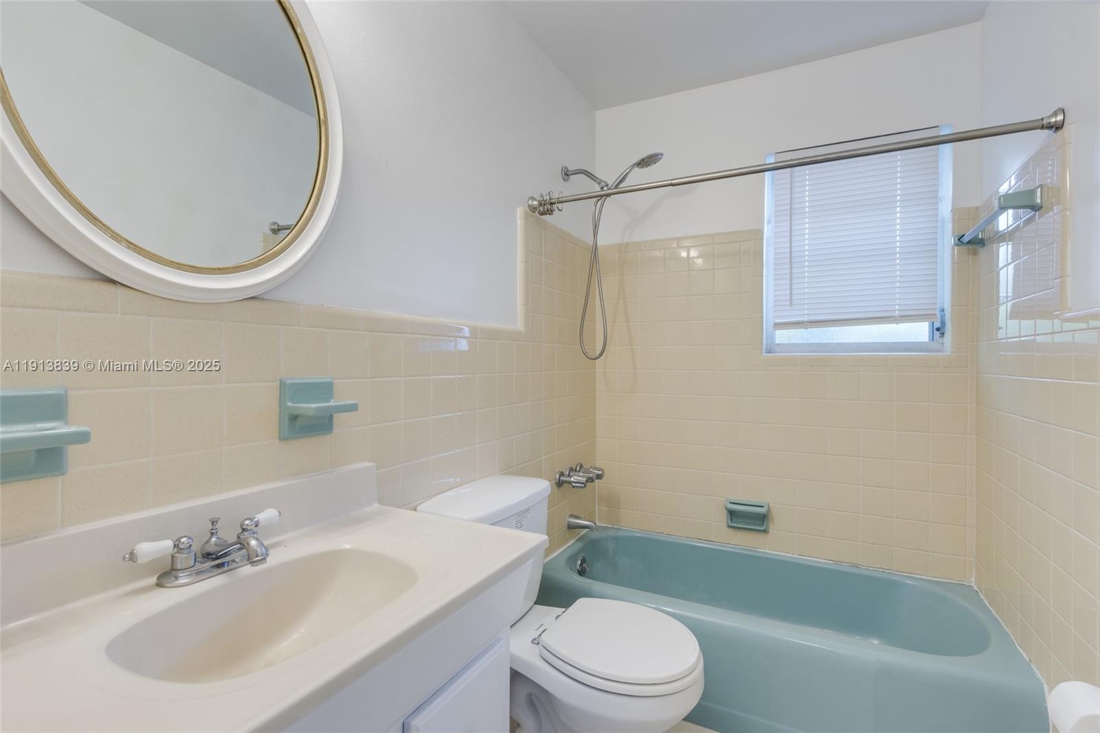 See details / 2275 sq. ft. $ 2025-11-13 0 Photo