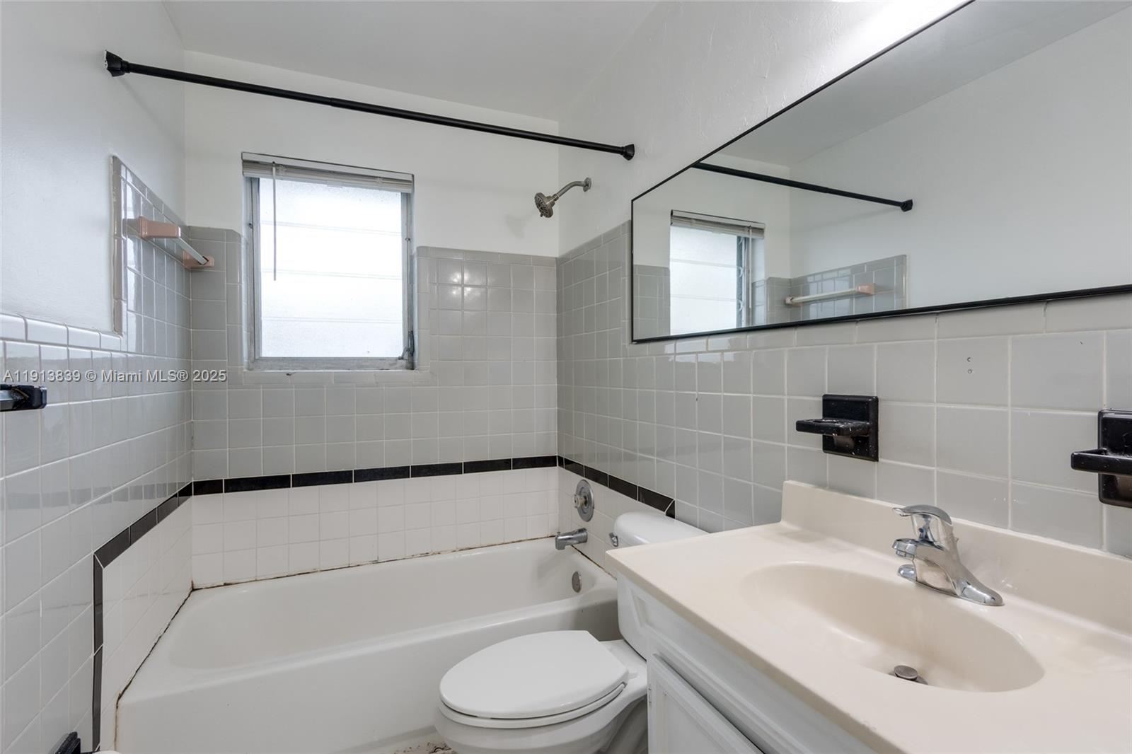 See details / 2275 sq. ft. $ 2025-11-13 0 Photo