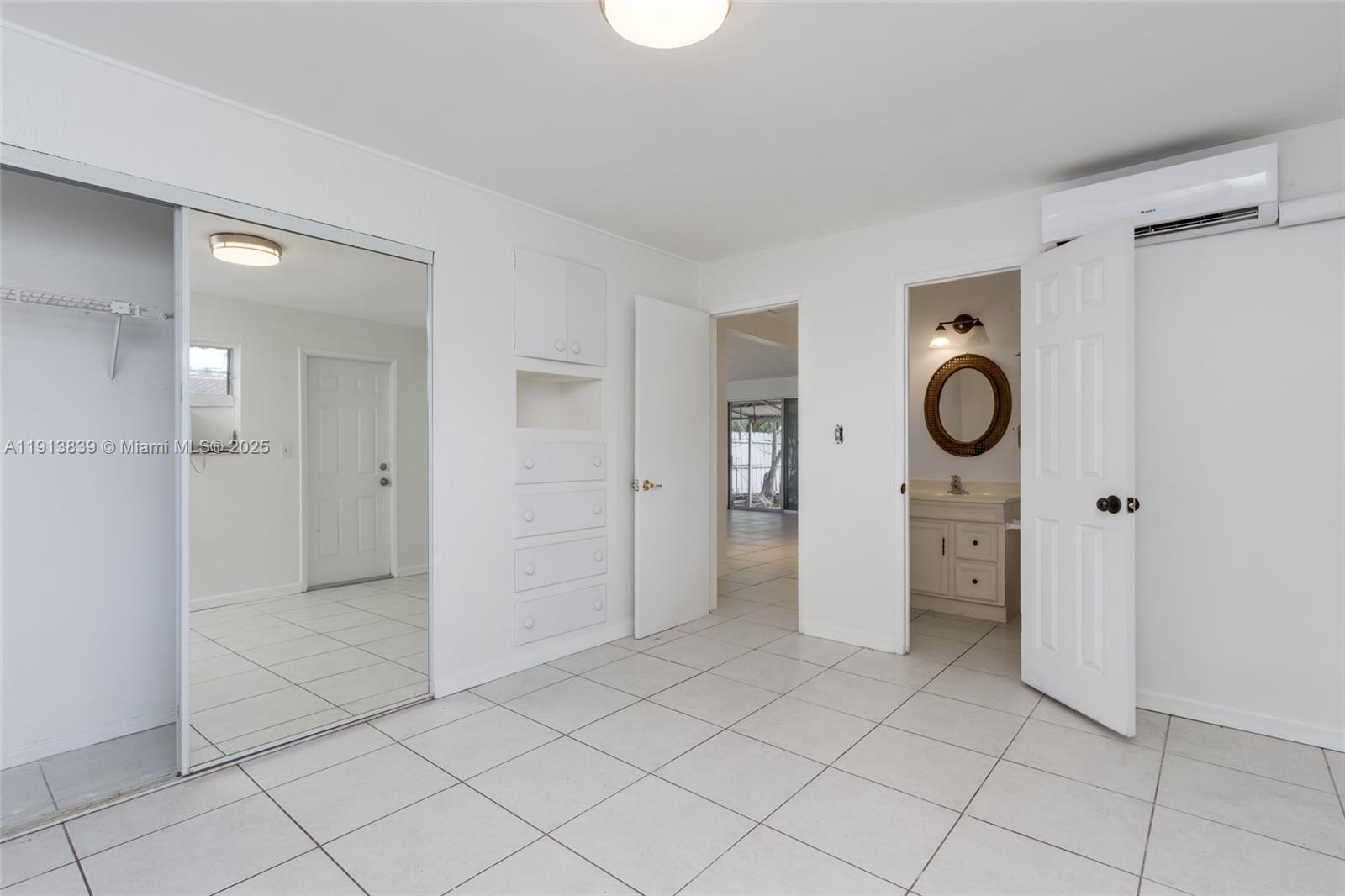 See details / 2275 sq. ft. $ 2025-11-13 0 Photo