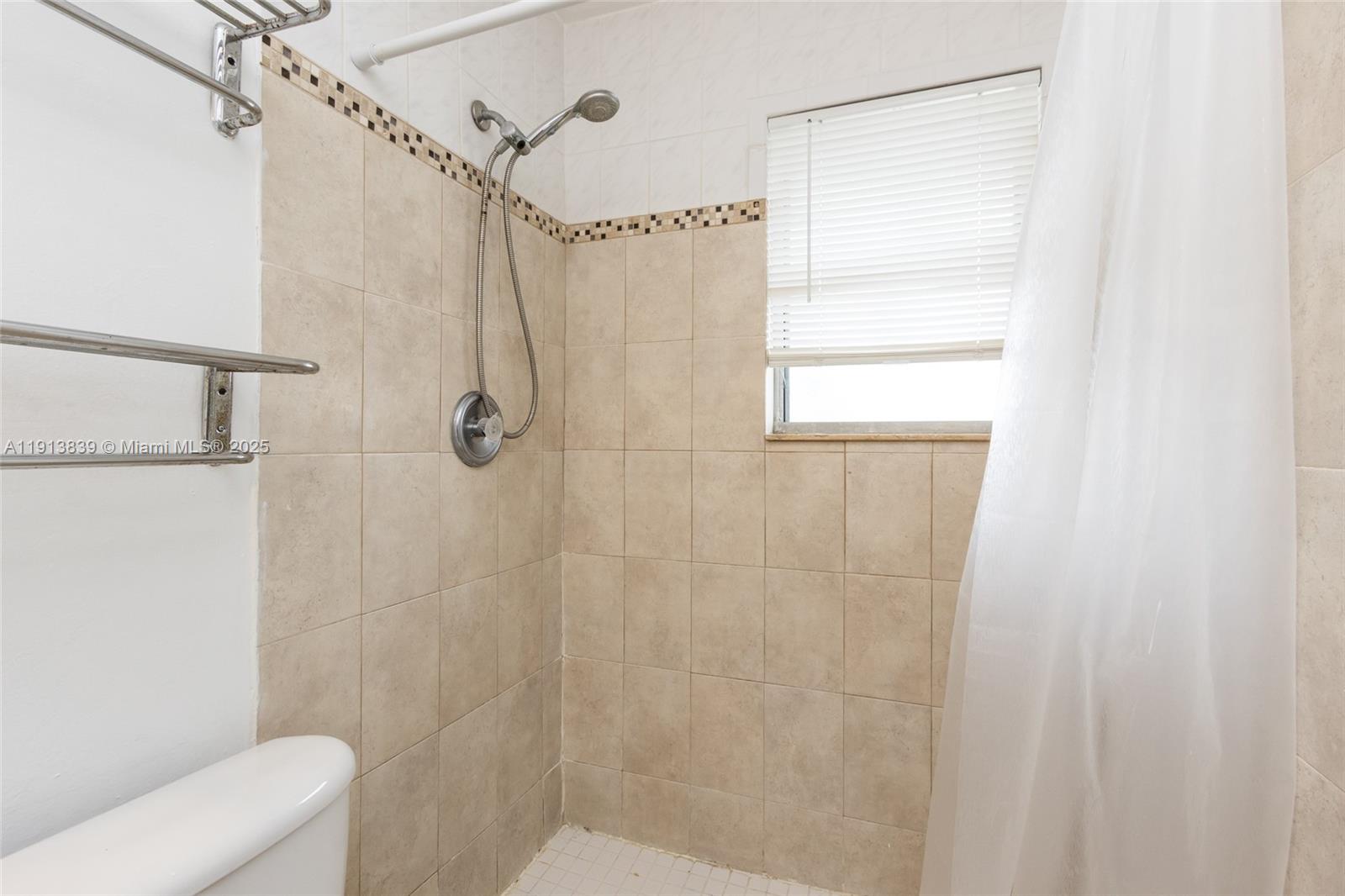 See details / 2275 sq. ft. $ 2025-11-13 0 Photo