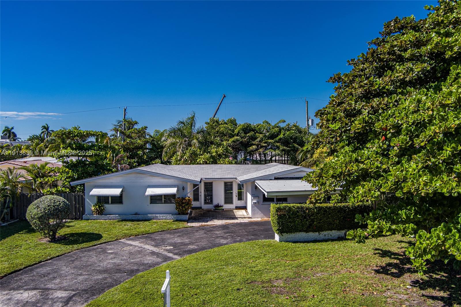 See details / 2275 sq. ft. $ 2025-11-13 0 Photo