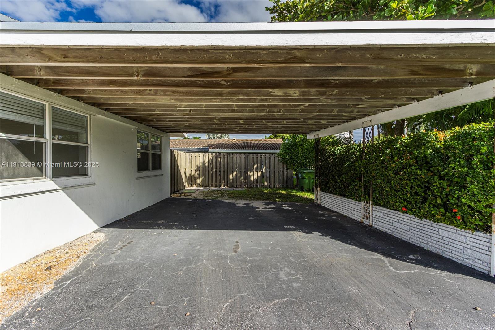 See details / 2275 sq. ft. $ 2025-11-13 0 Photo