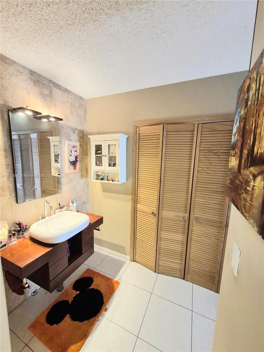 Photo of 3800 Ocean Dr  #818, Hollywood, Florida, 33019 - 