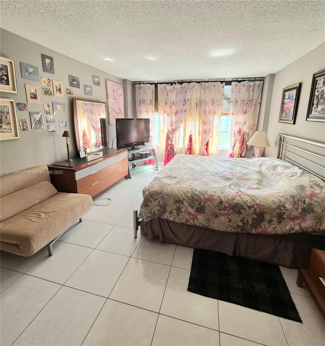 Photo of 3800 Ocean Dr  #818, Hollywood, Florida, 33019 - 