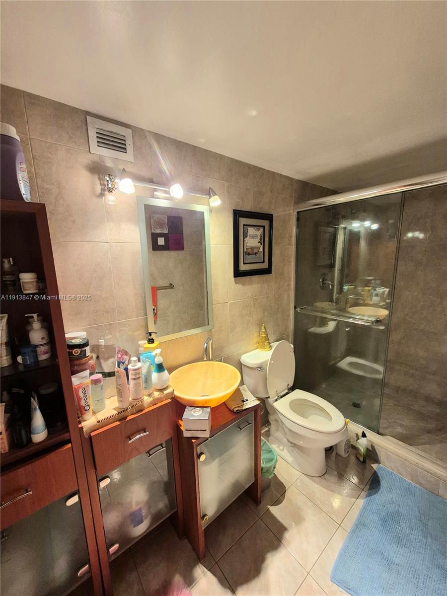 Photo of 3800 Ocean Dr  #818, Hollywood, Florida, 33019 - 